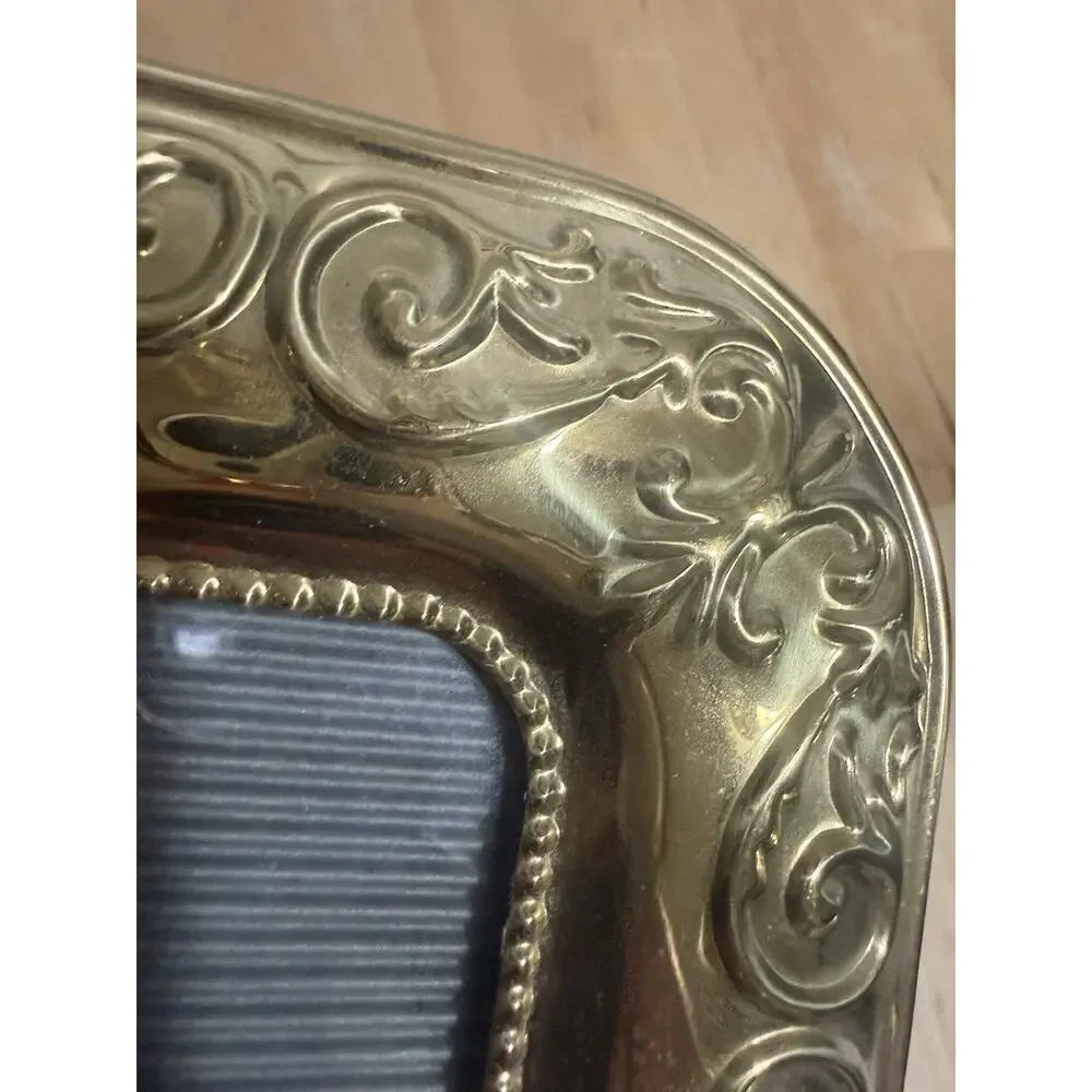 Beautiful Brass Picture Photo Frame 12”X10” Free Stand